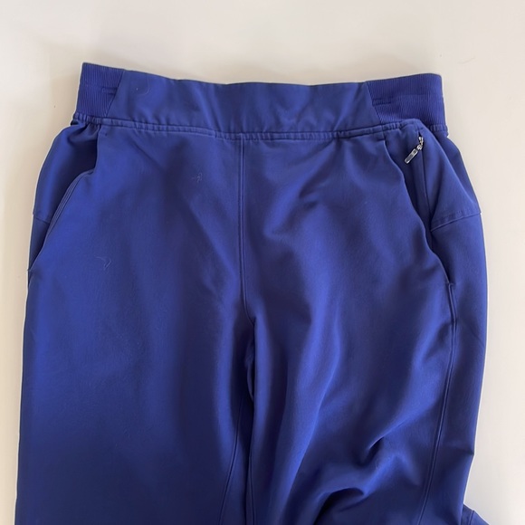 Size 2 lululemon joggers - Picture 2 of 4